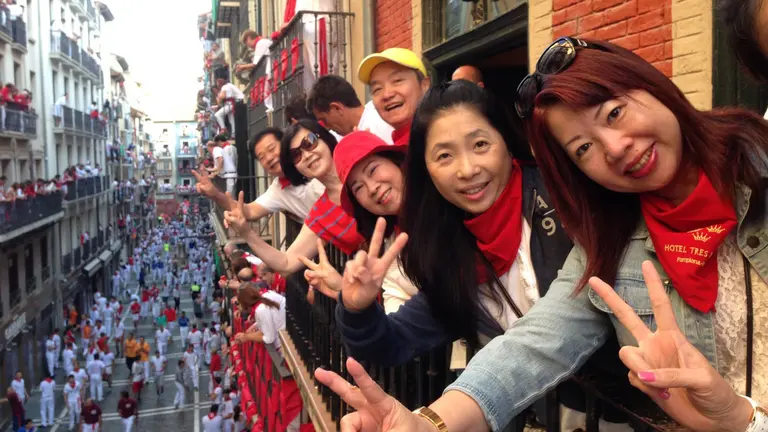 Turistas asiáticos en San Fermín
