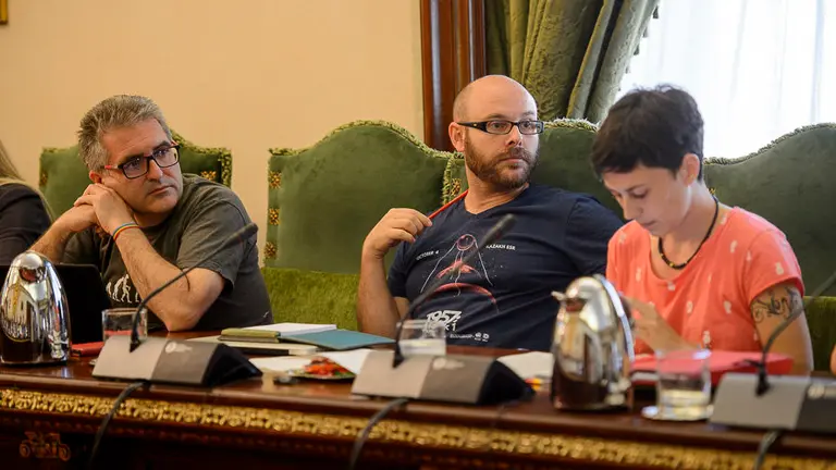 El grupo municipal de Aranzadi - Podemos en el Ayuntamiento de Pamplona. PABLO LASAOSA