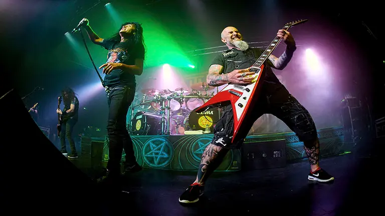 GRA516. PAMPLONA (NAVARRA), 04/07/2017. Los integrantes del grupo estadounidense de thras metal, Anthrax, durante su actuación esta noche en la sala Zentral de Pamplona. EFE/Daniel Fernández.