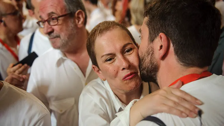 Chupinazo de San Fermín desde el Ayuntamiento. MIGUEL OSÉS_3
