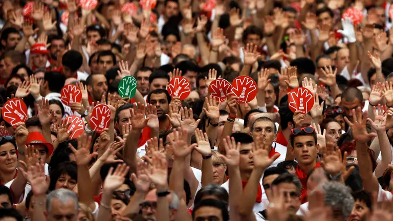 Protesta en contra de los abusos sexuales durante los Sanfermines de 2016. REUTERS/Susana Vera