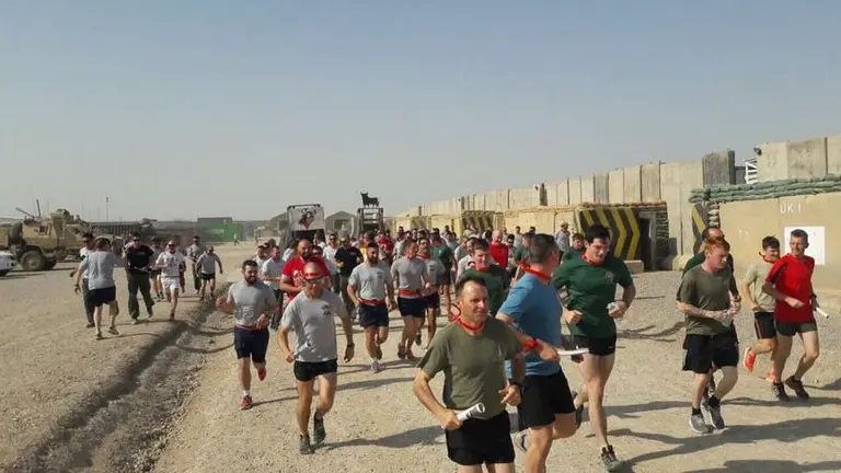 Militares españoles han celebrado un particular encierro de Sanfermines en la base militar de Besmayah en Irak CEDIDA 2