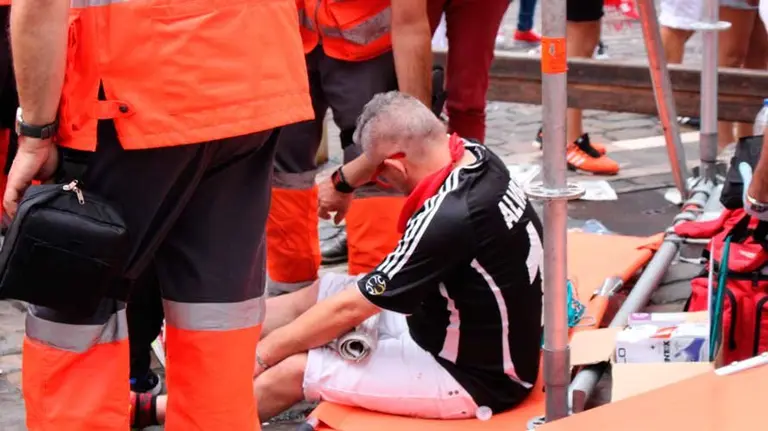 Uno de los mozos atendidos en el encierro de José Escolar. S.REDIN