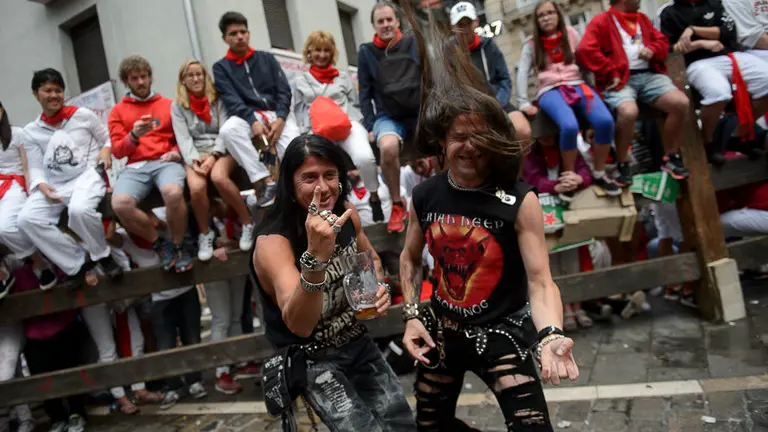 Ambiente antes del tercer encierro de San Fermín 2017. PABLO LASAOSA13