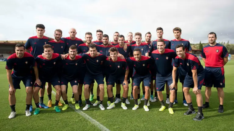 Plantilla de Osasuna 2017-18 en Tajonar.