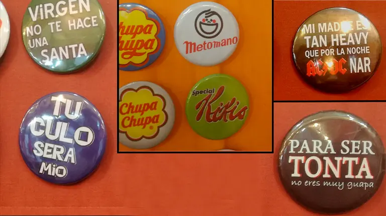 Chapas incautadas por la Policía Municipal por contener mensajes machistas