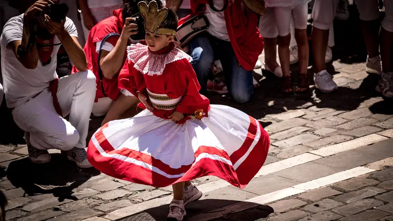 Despedida de la Comparsa en la plaza del ayuntamiento de Pamplona 14 de Julio 2017. MAITE H. MATEO13
