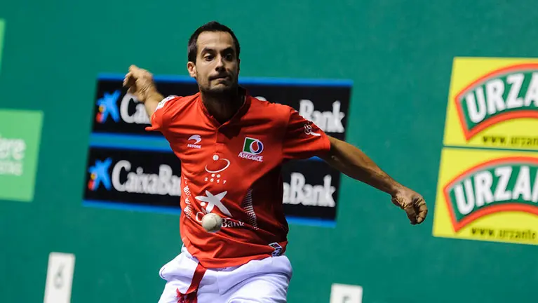 Final de pelota del campeonato de parejas de San Fermín con Ezkurdia-Rezusta y Bengoetxea-Beroiz. MIGUEL OSÉS (1)