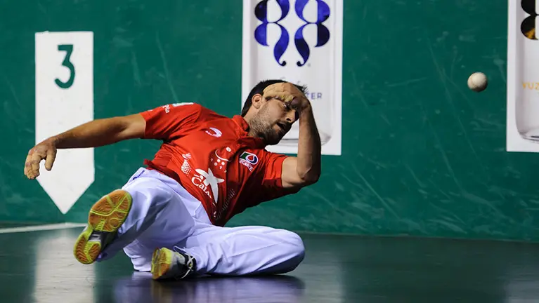Final de pelota del campeonato de parejas de San Fermín con Ezkurdia-Rezusta y Bengoetxea-Beroiz. MIGUEL OSÉS (8)