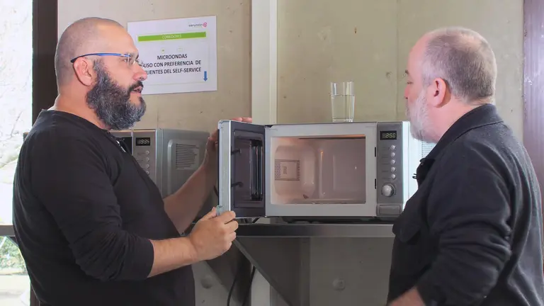 Un fotograma del últmo vídeo de los físicos Javier Armentia y Joaquín Sevilla