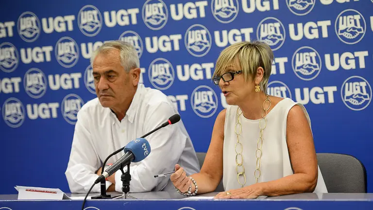 El secretario general de UGT Navarra, Jesús Santos, presenta un informe sobre la situación laboral del colectivo de personas mayores de 55 años. PABLO LASAOSA 02