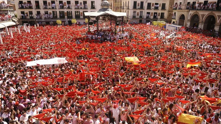Estela Navascúes inaugura las fiestas de Tudela de este 2017 MIGUEL OSÉS 02