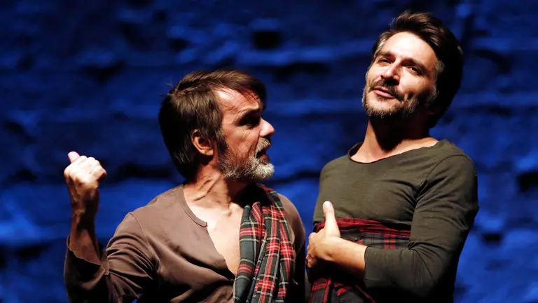 GRA424. OLITE (NAVARRA), 24/07/2017.- El grupo portugués Companhia do Chapitô ha representado esta noche en el escenario La Cava de Olite, en Navarra, la tragedia de &#34;Macbeth&#34;, dentro de la programación del Festival de Teatro de Olite. EFE/Ivan Aguinaga