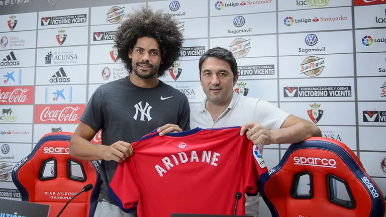 Osasuna presenta a su nuevo jugador, Aridane. PABLO LASAOSA 01
