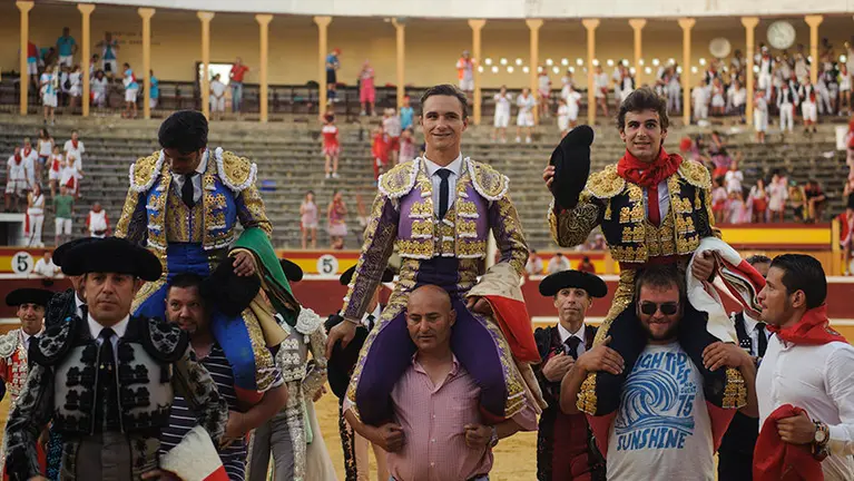 Alternativa de Javier Marín en Tudela con Paquirri de padrino y Juan Bautista de Testigo. MIGUEL OSÉS_43