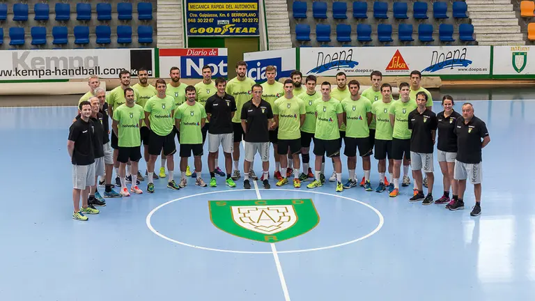 Puesta de corto de Helvetia Anaitasuna para el primer entrenamiento de la temporada 2017-18 (09). IÑIGO ALZUGARAY
