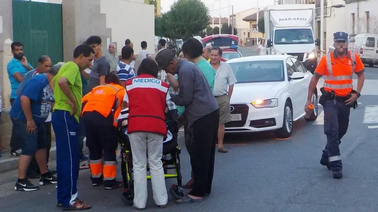 Momento de la atención del hombre de 47 años atropellado en Cadreita este 1 de agosto PFORAL