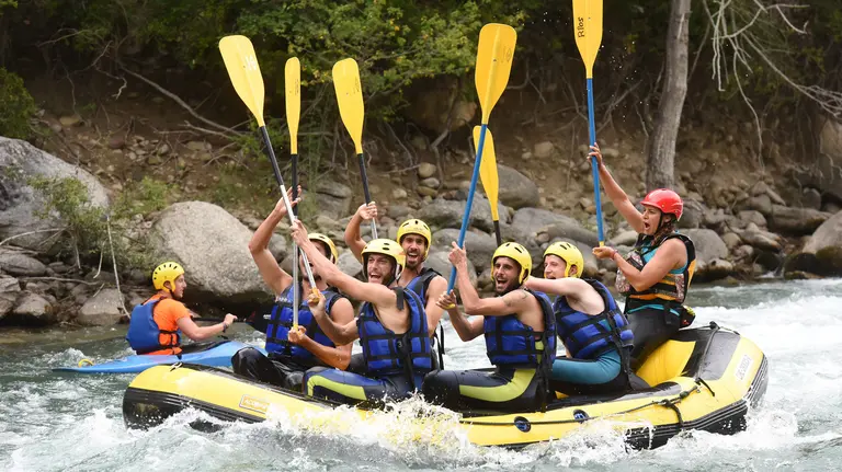 Los jugadores de Osasuna practican rafting OSASUNA 8