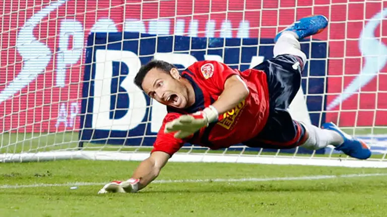 Manu Herra, en una etapa anterior como portero del Elche. EFE