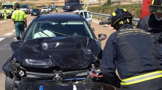 Intervención de los bomberos en el accidente Foto Bomberos Diputación de Valladolid.