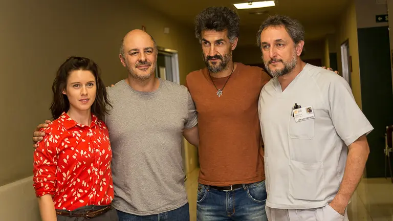 Rodaje de la película de Ibon Cormenzana 'Alegría, tristeza, miedo, rabia', con los actores Roberto Álamo y Manuela Vellés (72). IÑIGO ALZUGARAY