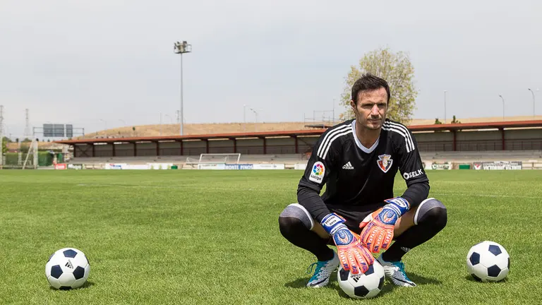 Presentación del portero Manu Herrera como nuevo jugador de Osasuna (31). IÑIGO ALZUGARAY