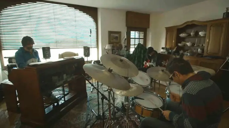 Fotograma-de-un-videoclip-del-grupo-Elkano-Browning-Cream