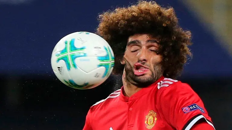 El balonazo de Fellaini que se hizo viral