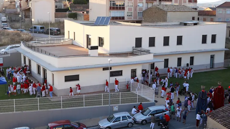 El nuevo edificio, centro de día, inaugurado en Larraga