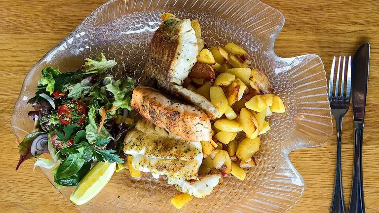 Un plato de pescado ARCHIVO