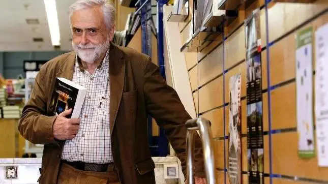 El escritor navarro Miguel Sánchez-Ostiz en una imagen de archivo EFE