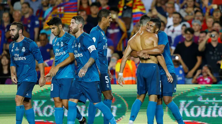 Cristiano, fundido en abrazos con el resto de sus compañeros, que lo echaban de menos