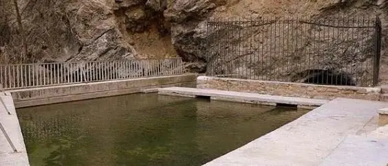 Manantial agua salada en Estella.