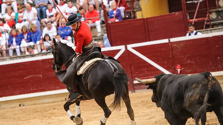 Corrida de Rejones de la feria de Tafalla de 2017 con Joao Ribeiro Telles, Manuel Manzanares y Mario Pérez Langa. MIGUEL OSÉS (12)