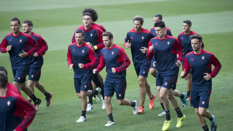 Entrenamiento del equipo rojillo en el Sadar. Foto CA Osasuna.
