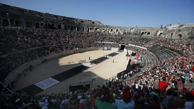 Inicio de la vuelta ciclista a España en la localidad francesa de Nimes
