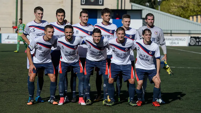 Partido de futbol entre Mutilvera y Cirbonero. PABLO LASAOSA 02