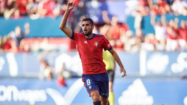 Fran Mérida ante el Sevilla Atlético en El Sadar. La Liga.
