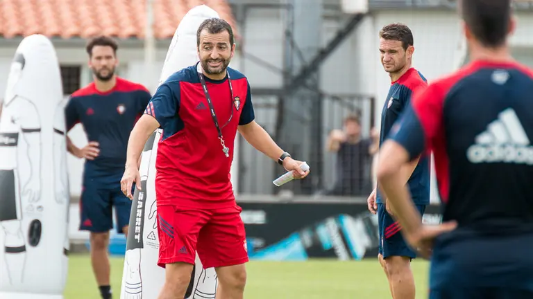 La plantilla de Osasuna prepara en Tajonar el segundo partido de la temporada ante la Cultural Leonesa (39). IÑIGO ALZUGARAY