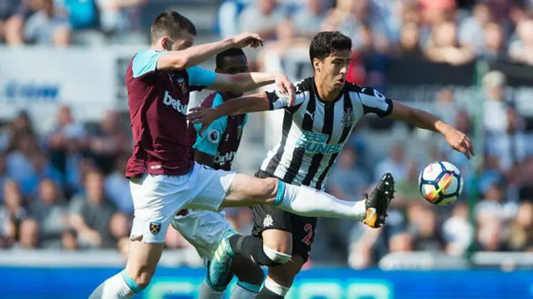 Mikel Merino con la camiseta del Newcastle. Twitter Merino.