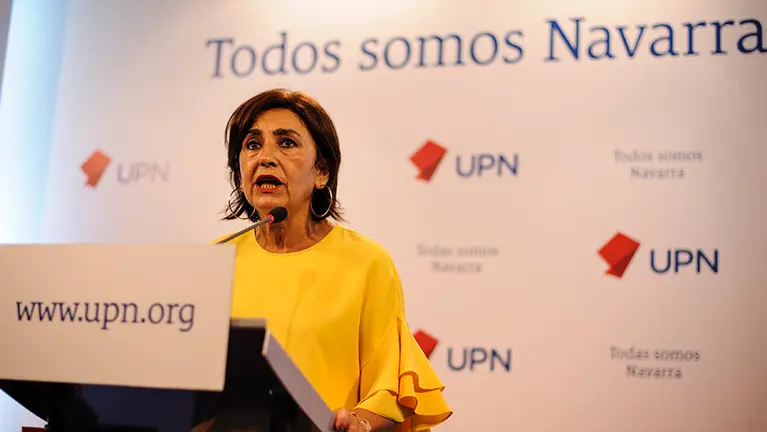  La secretaria general de UPN, Yolanda Ibáñez, presenta la nueva imagen corporativa de la formación regionalista.. MIGUEL OSÉS