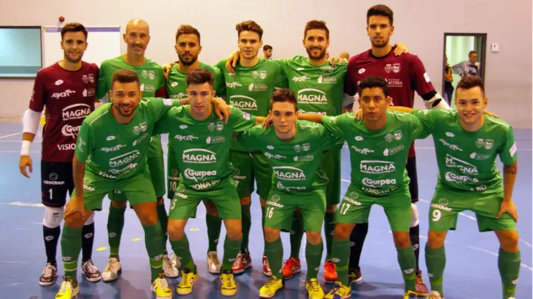 Equipo del Osasuna Magna 2017-18. FNF.