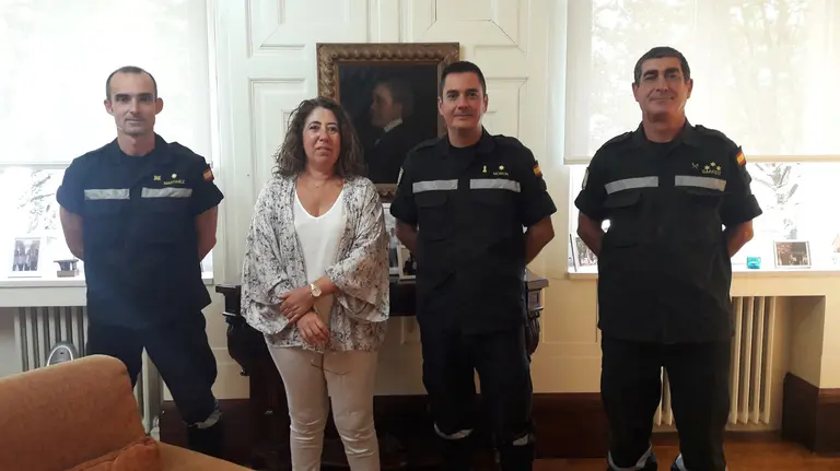 La delegada del Gobierno en Navarra, Carmen Alba, el teniente coronel, Alejandro Morón Zamora, el comandante Luis Martínez y el capitán Jesús Garrido.