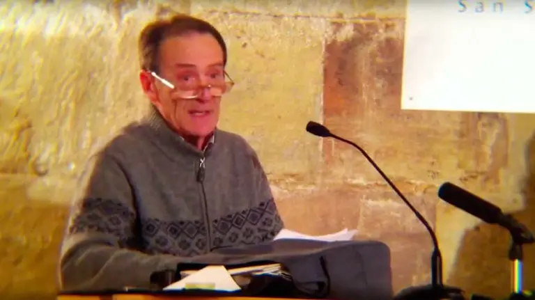 Xabier Morrás durante la presentación de un libro. YOUTUBE