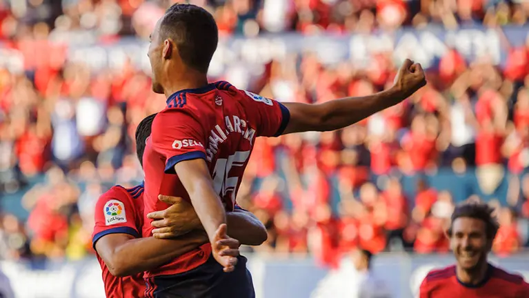 Partido entre Osasuna y Huesca en la celebración del 50 aniversario de El Sadar. MIGUEL OSÉS (18)