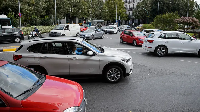 Atascos en el centro de Pamplona. PABLO LASAOSA 01
