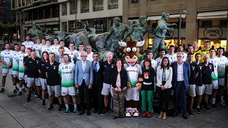 Presentación del equipo de Balonmano Helvetia Anaitasuna de la máxima categoría para la temporada 2017_2018. MIGUEL OSÉS_12