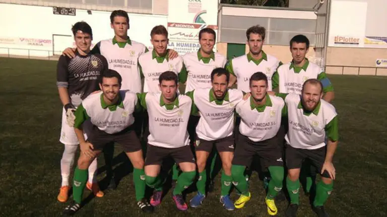 Equipo titular de Oberena. Facebook Oberena 90 minutos.