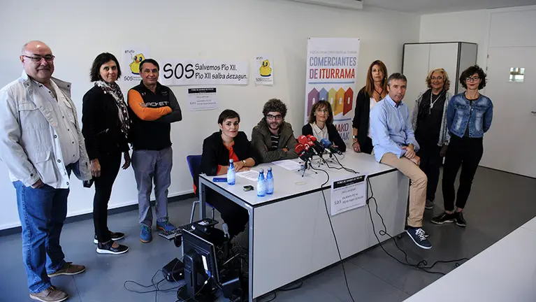 Rueda de prensa de los comerciantes de Pio XII. MIGUEL OSÉS