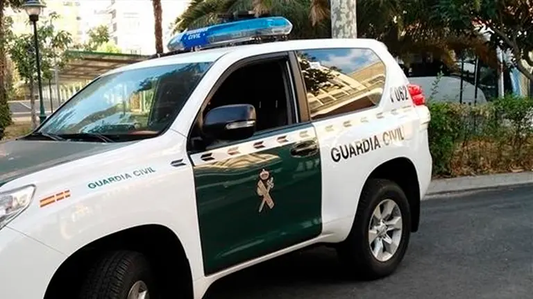 Coche de la Guardia Civil en el lugar del suceso